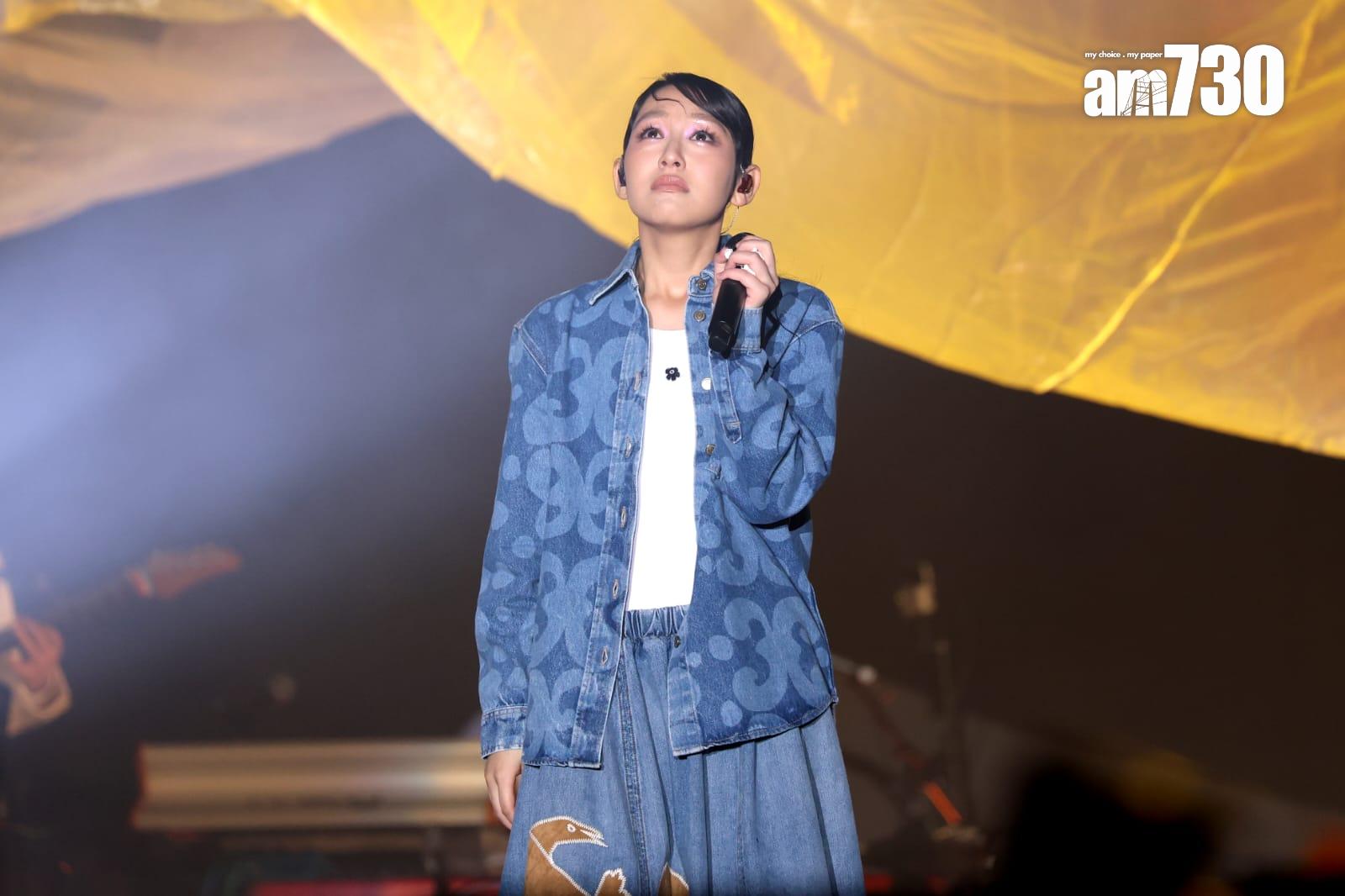 炎明熹在演唱會數度落淚。(林俊源攝)