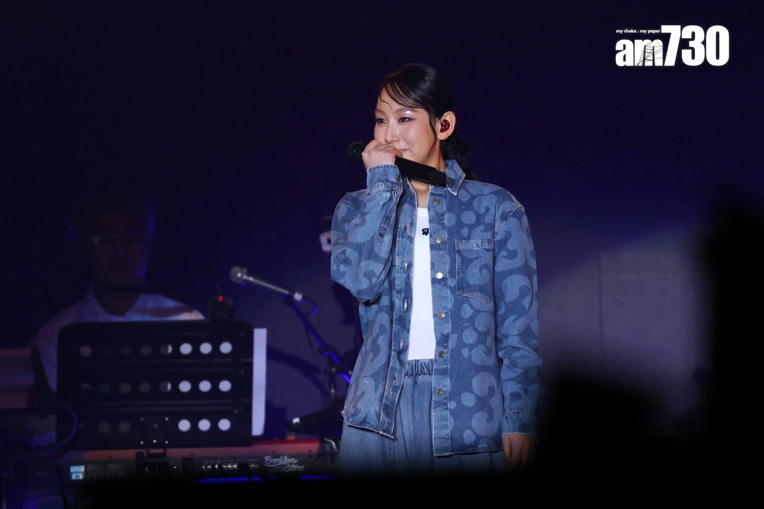 炎明熹在演唱會數度落淚。(林俊源攝)