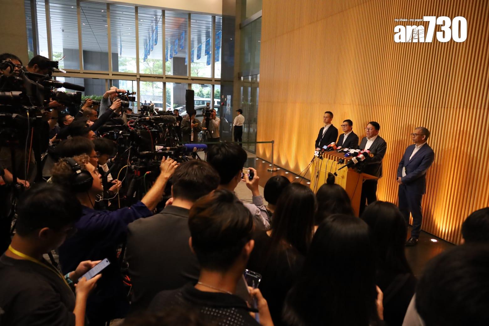 政務司司長陳國基聯同保安局局長鄧炳強等人,就跟進工作會見傳媒。(鍾式明攝)