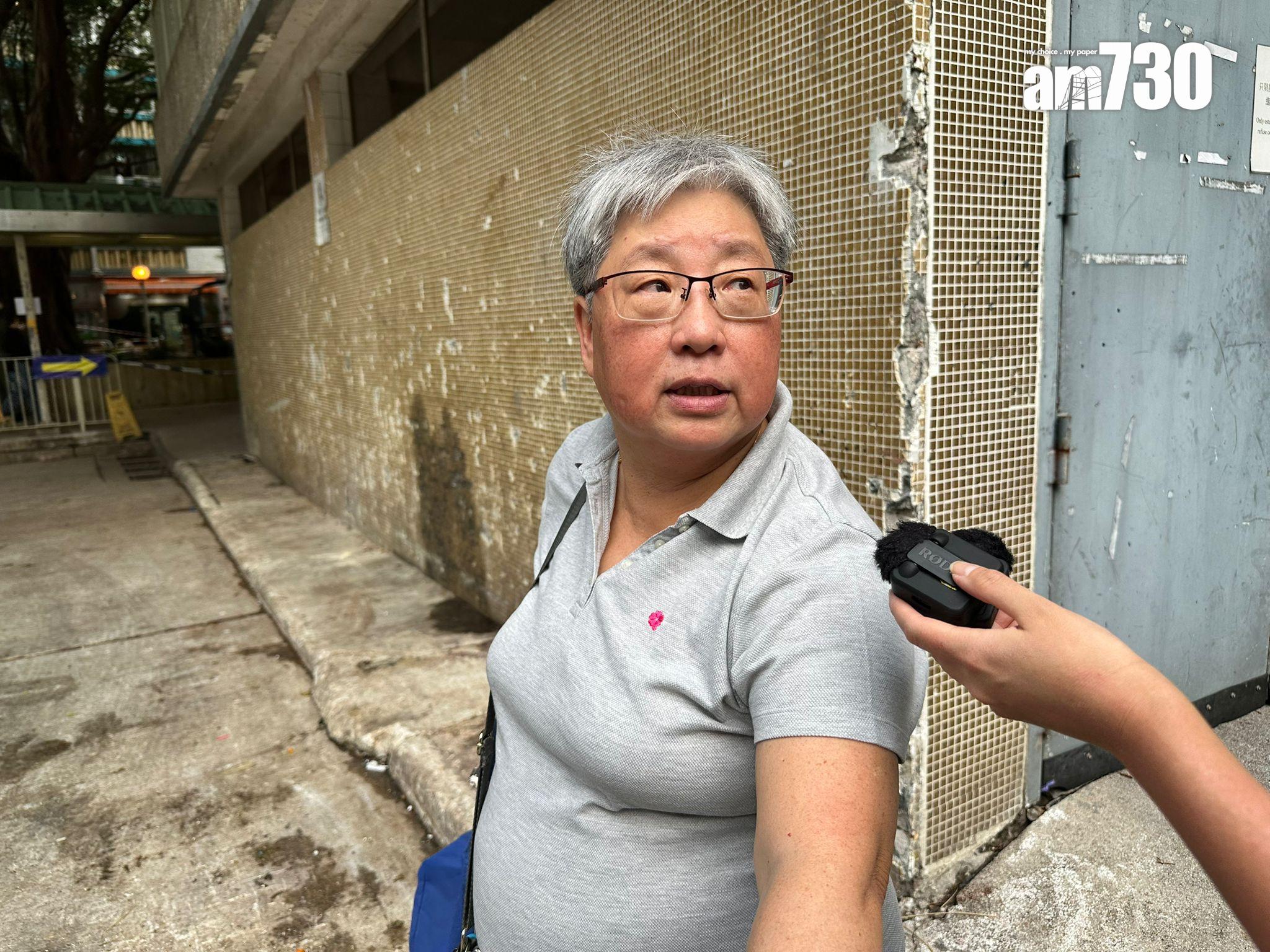 張女士表示整體上樓流程順暢、服務周到,每人約有3至4個人幫忙。(陳穎琳攝)
