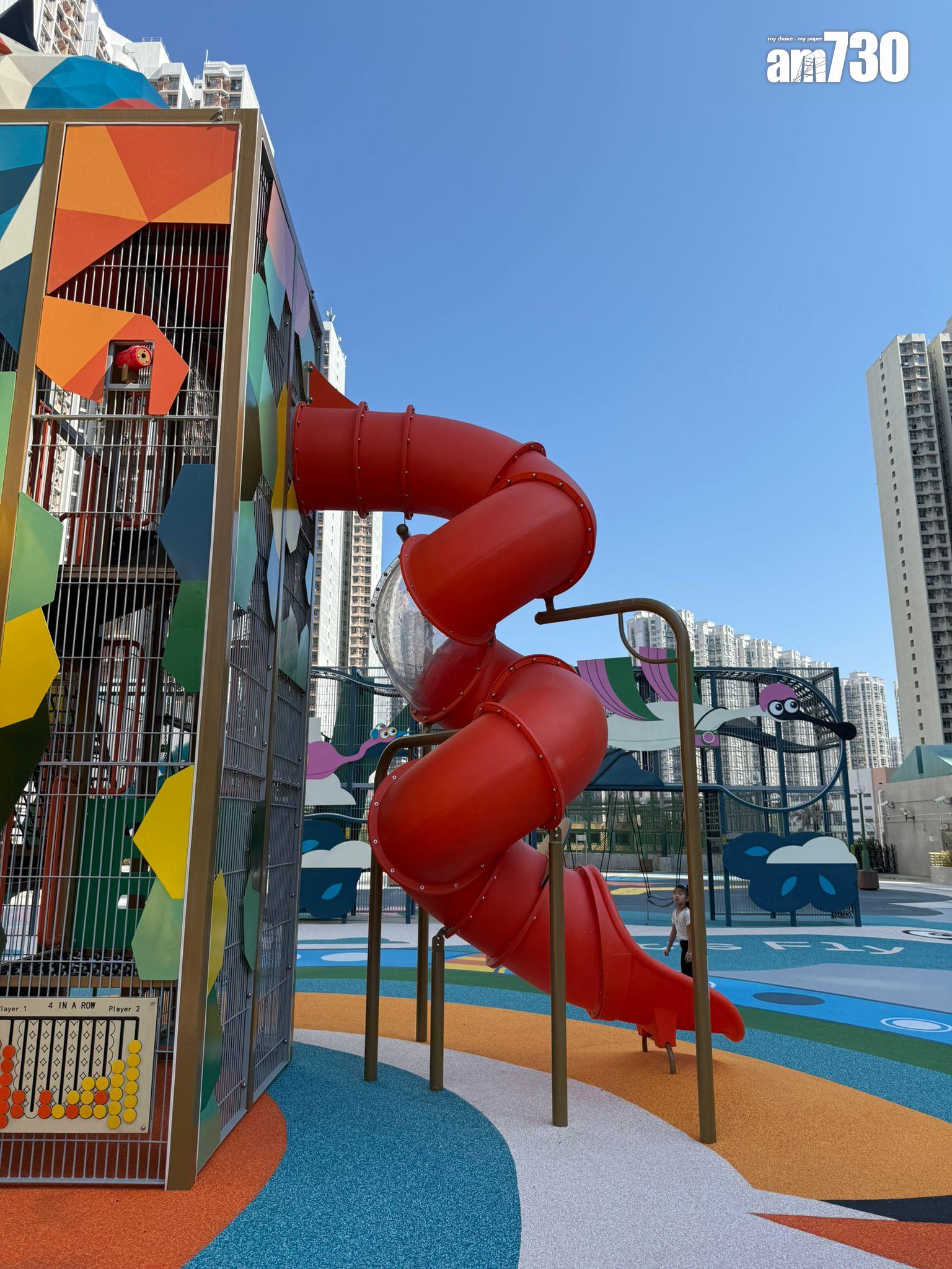 超吸引旋轉滑梯(本報攝)