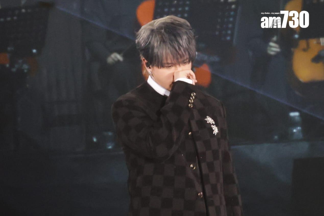 姜濤唱《孤獨病》和國語作品《流浪星球》時,兩度哽咽,