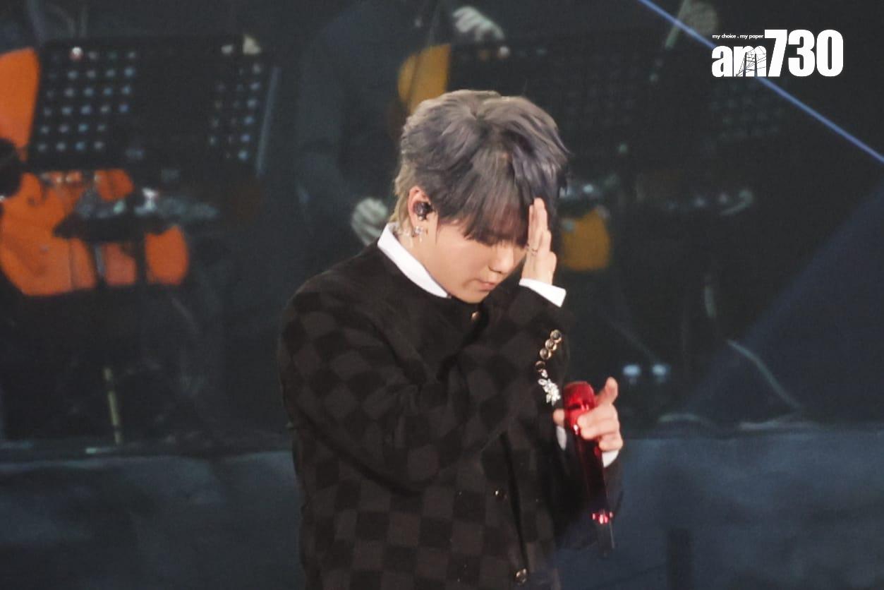 姜濤唱《孤獨病》和國語作品《流浪星球》時,兩度哽咽,