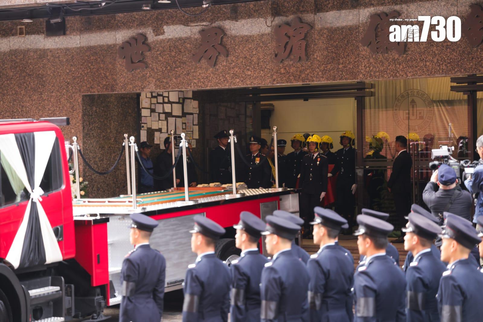 大埔宏福苑五級火|何偉豪今出殯 官民夾道送別。(吳康琦 攝)