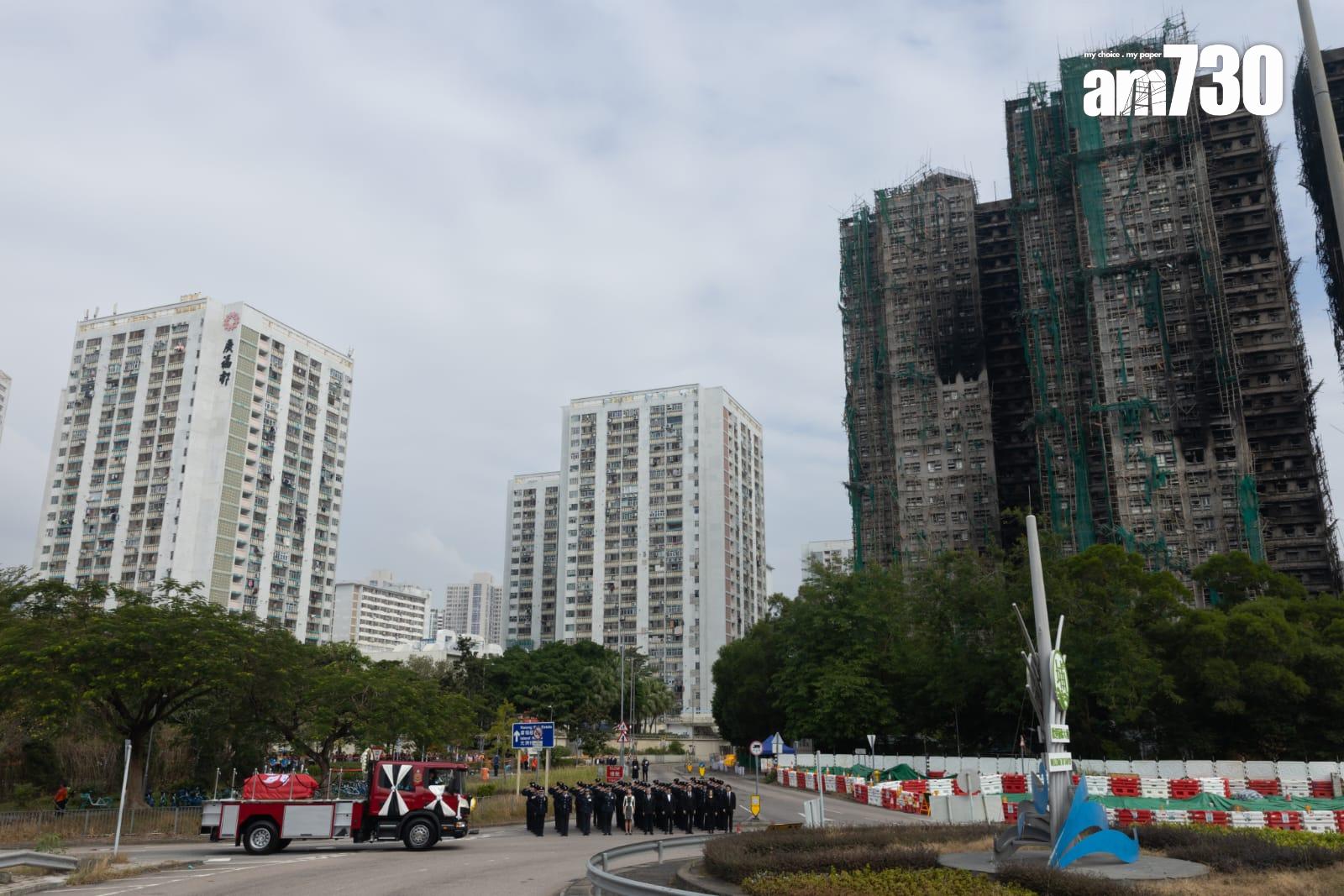 大埔宏福苑五級火|殉職消防員何偉豪今出殯 官民夾道送別。(蘇文傑 攝)