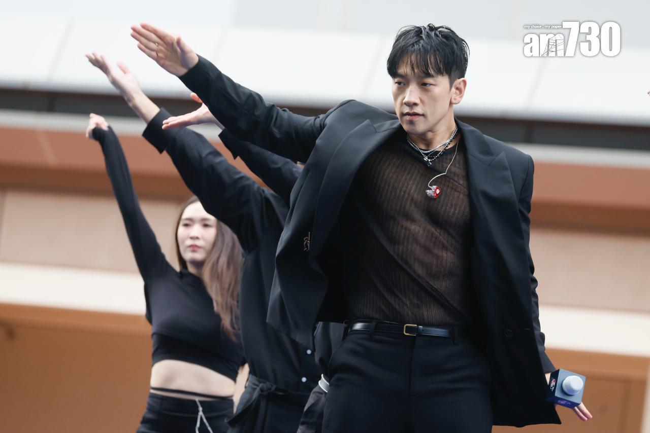 Rain現身馬場跳唱多首經典快歌。(娛樂組攝)