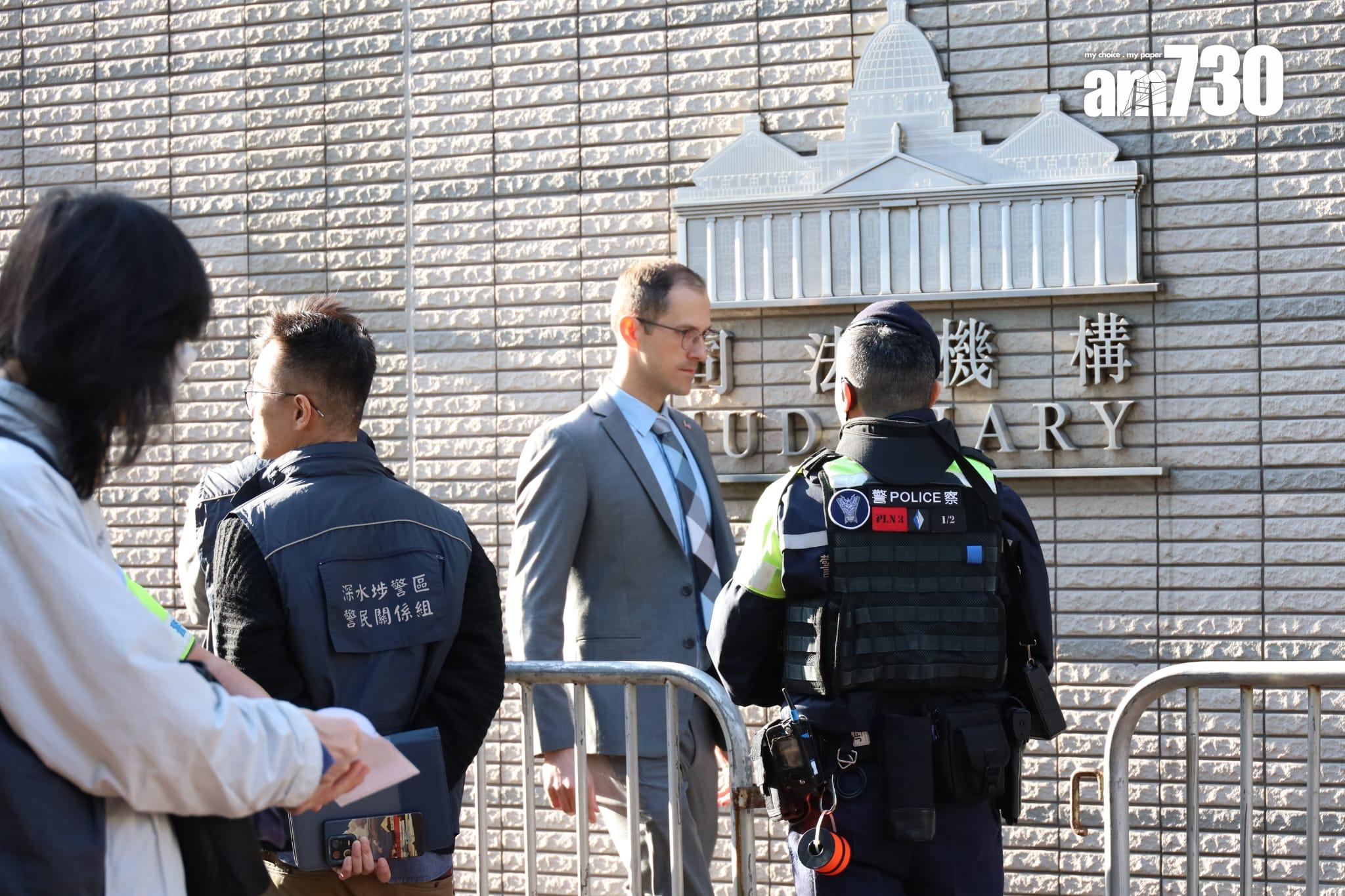 黎智英案於西九龍法院裁決,現場警力加強,多國領事旁聽。(鍾式明攝)