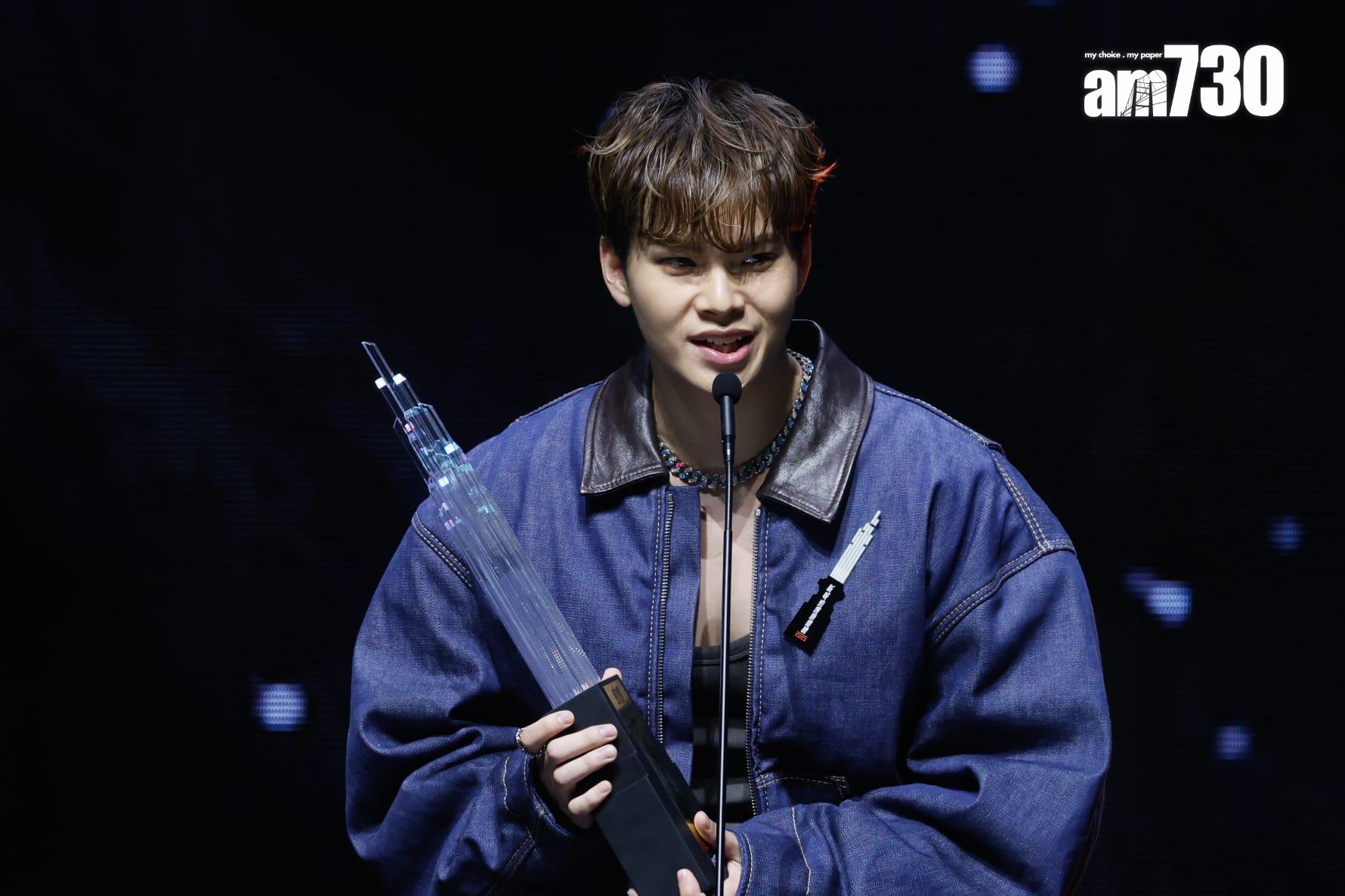 黎展峯奪勁爆躍進男歌手銀獎。 (蘇文傑攝)