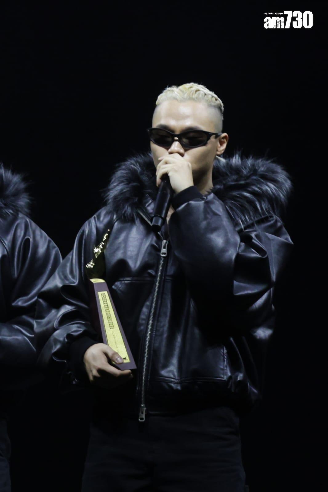 湯令山憑《用背脊唱情歌》首奪至尊歌曲。 (吳康琦攝)