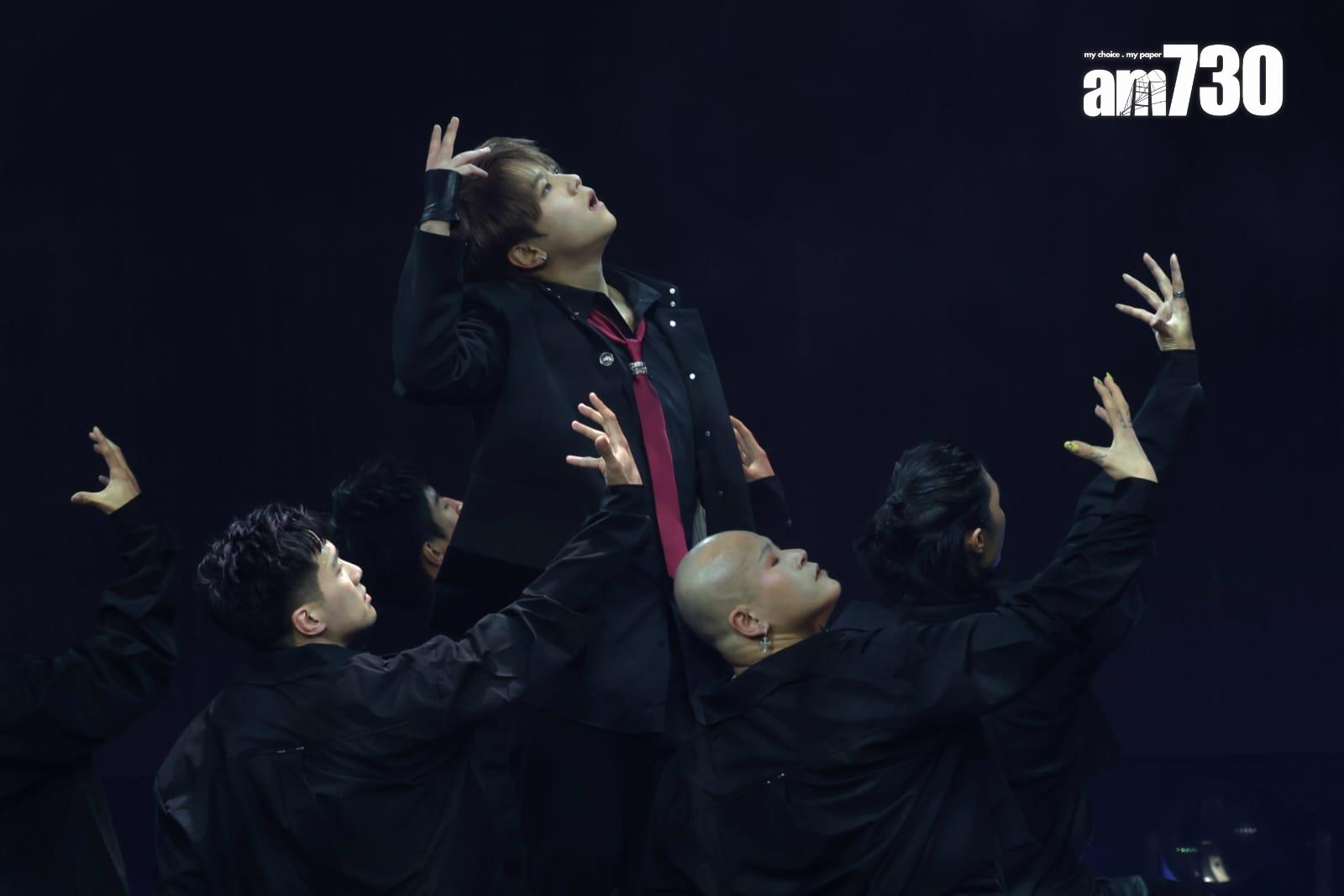 姜濤以嘉賓身份唱出《Boulder》。 (周令知攝)