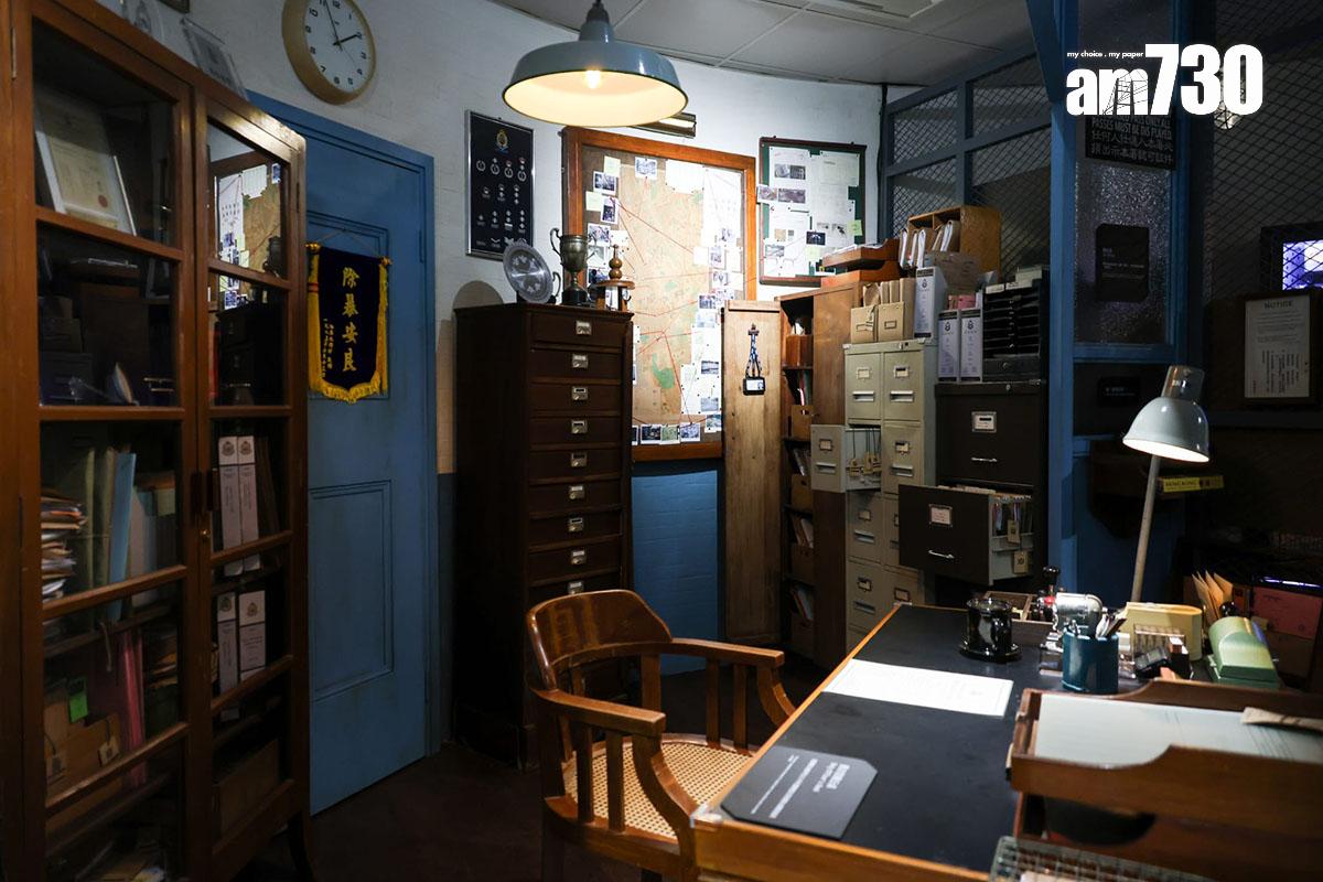 「油蔴地警署光影之旅」展覽設有不同種類展品。(周令知攝)