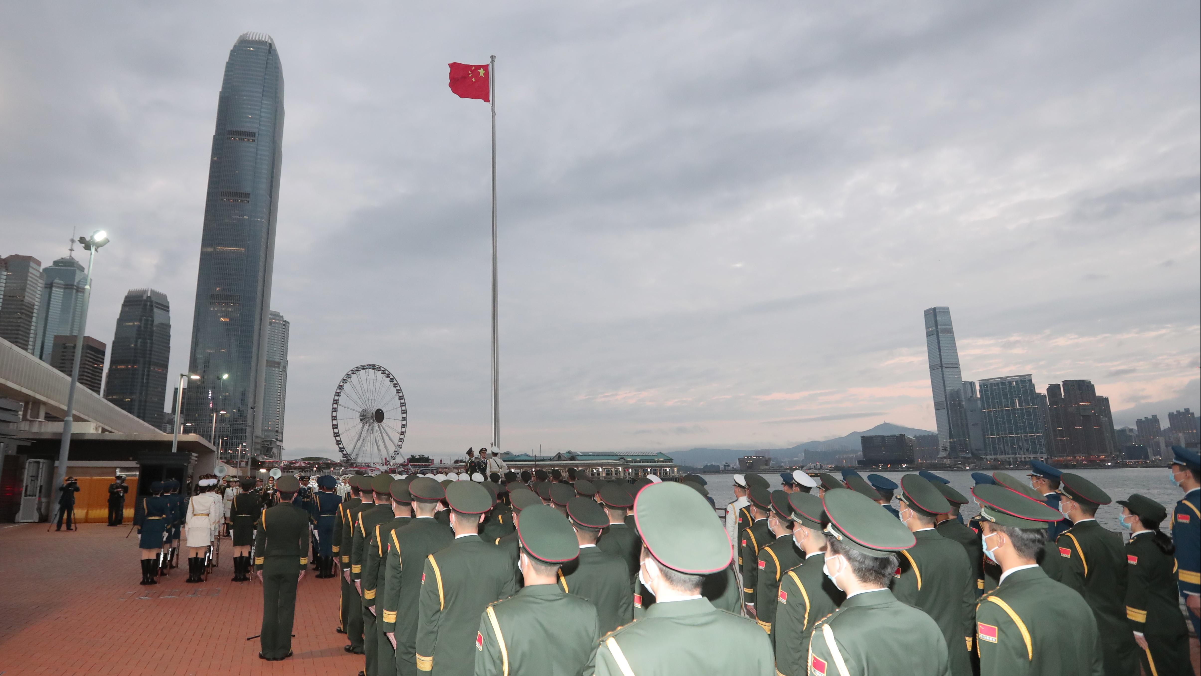 解放軍, 升國旗, 中區軍事碼頭