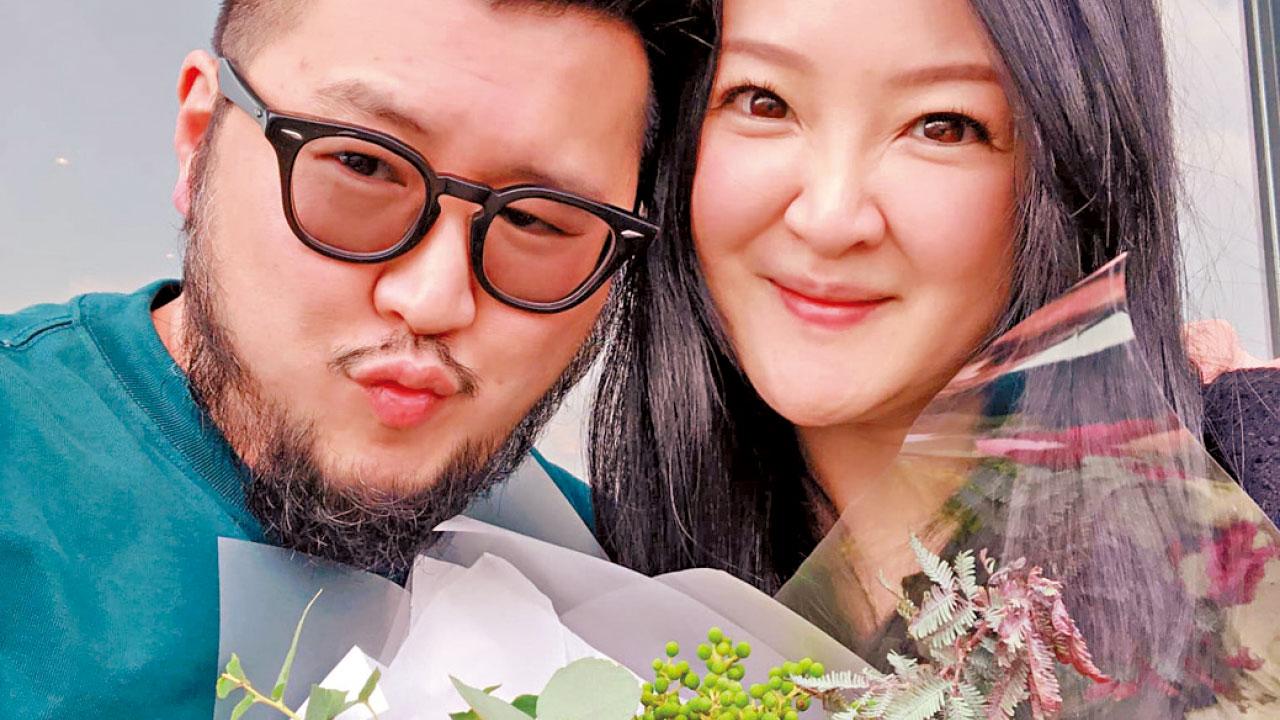 劉翁老婆宣布就嚟出關