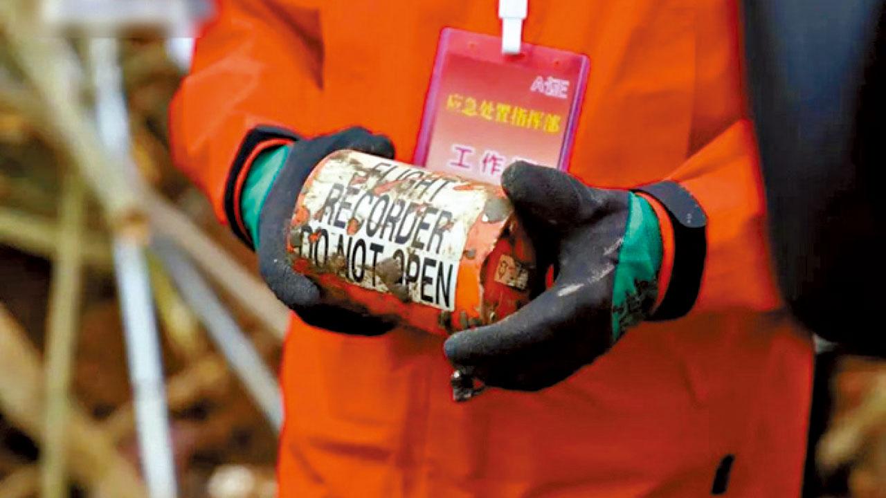 東航遇難者頭七 第二個黑盒尋獲