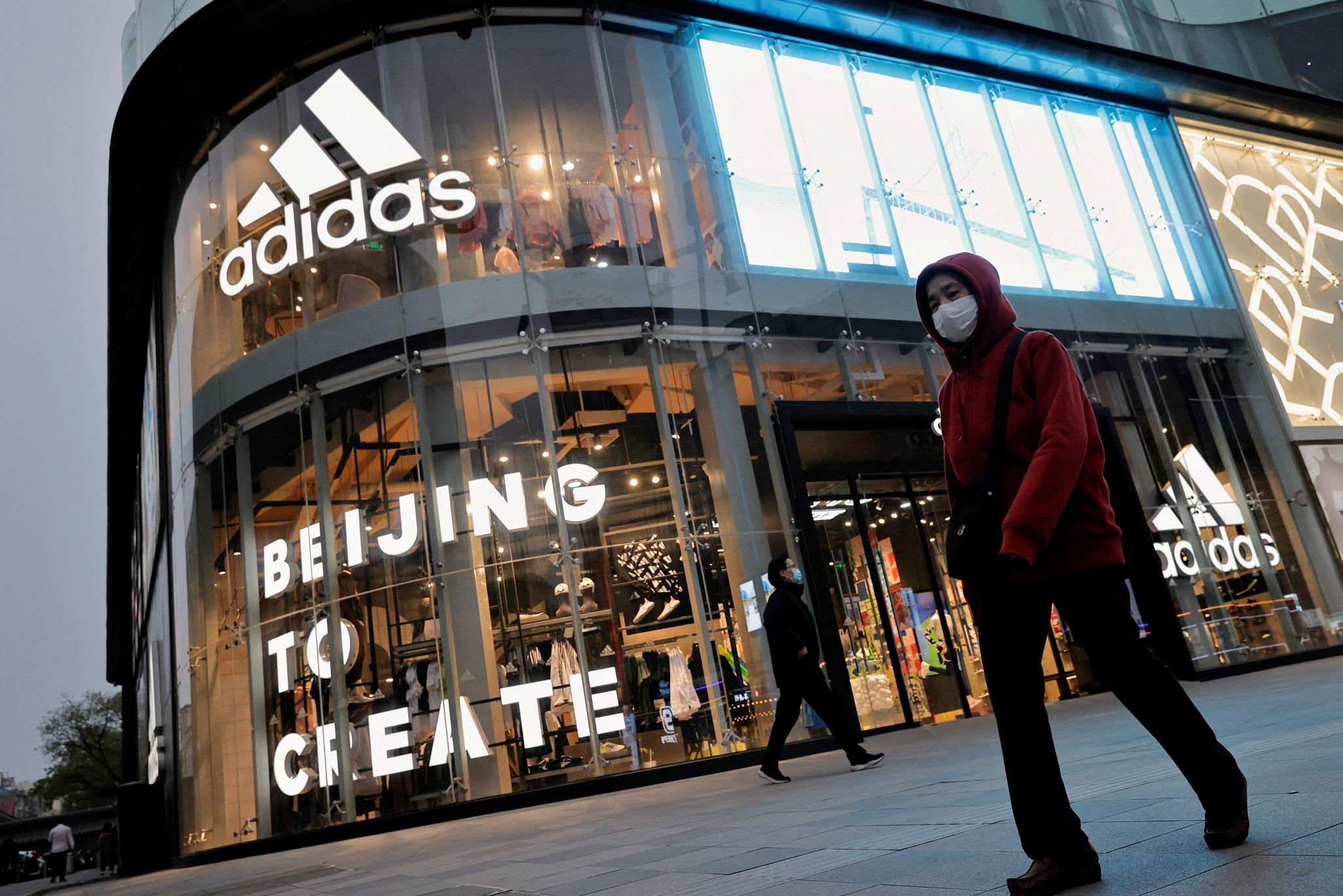 企業放榜｜adidas去年多賺3.9倍