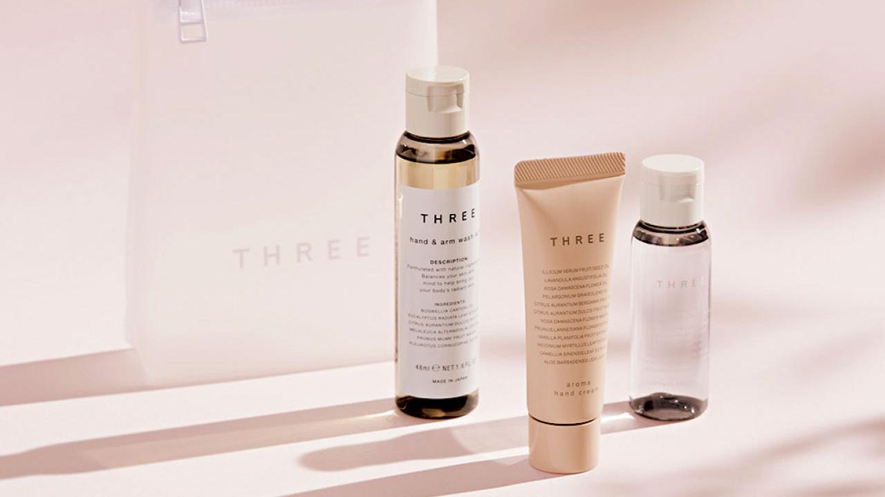 THREE 輕盈春妝 + 精油香氛護手套裝