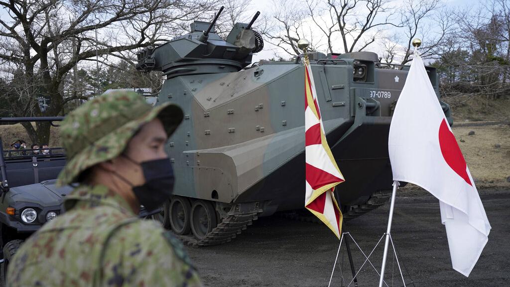美國海軍陸戰隊與日本陸上自衞隊今日進行合作訓練。(美聯社)