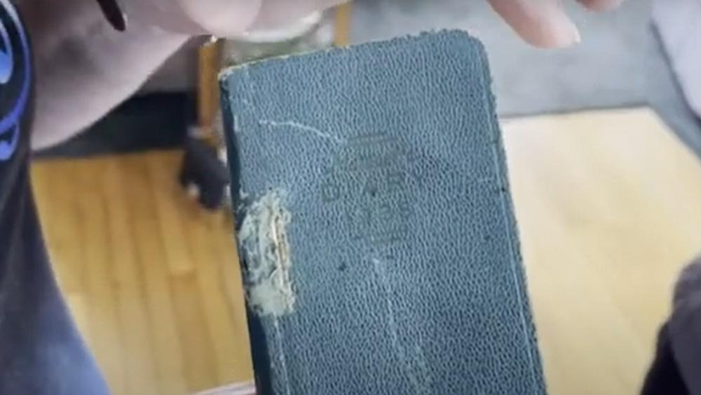 美婦檢1938年日記逾廿年，終物歸原主。(YouTube)