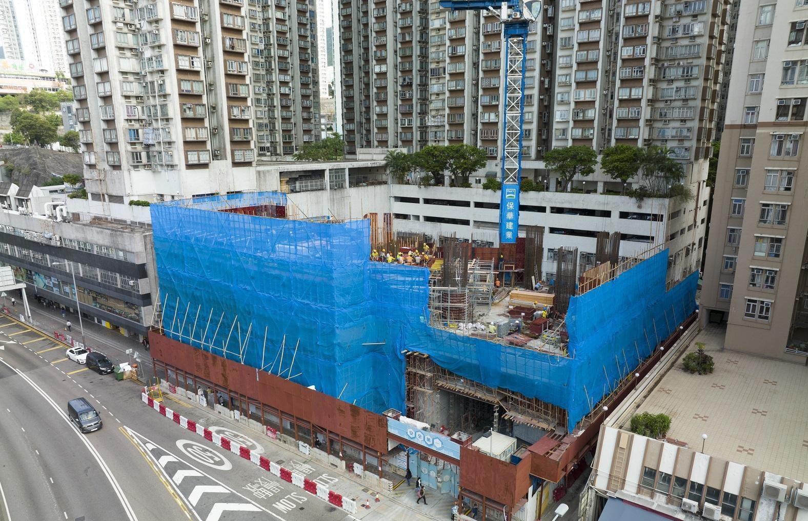 單幢項目皓日本周日以先到先得形式推售40個指明單位，並新增靈活建築期付款優惠吸客。（陳奕釗攝）