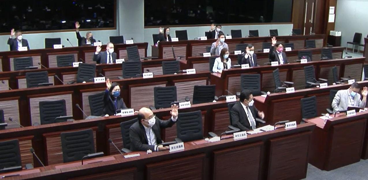 立法會人事編制小組，通過政府架構重組方案。(立法會影片截圖)