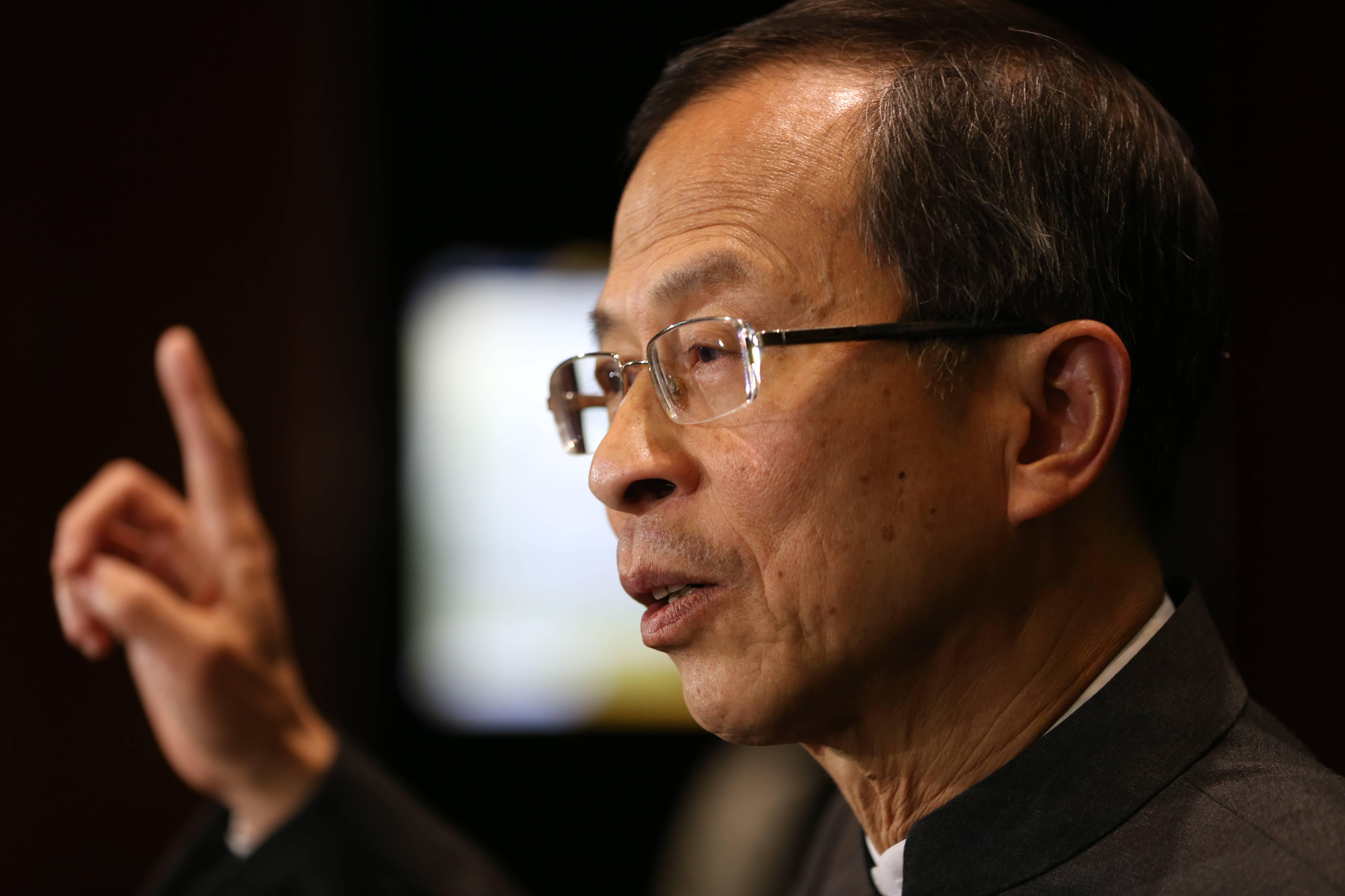 曾鈺成稱港人糟蹋中央善意　料重啟政改不沿用831框架