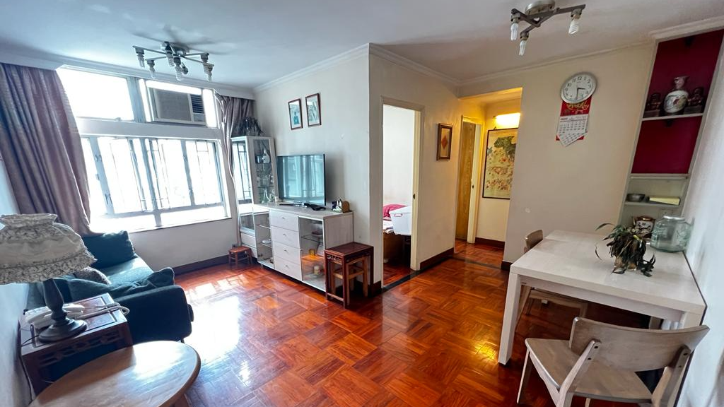 單位實用面積577方呎，擁三房間隔，屬富強苑最大呎數單位。