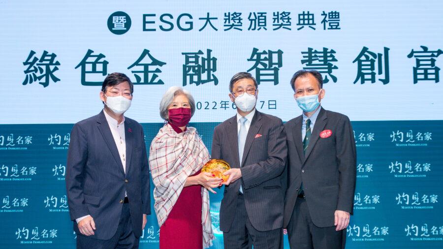 溢達集團董事長楊敏德Marjorie(左二)