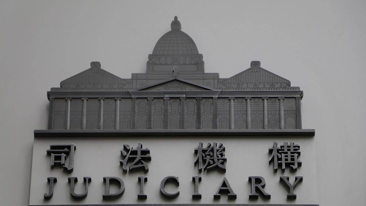 34歲女保險經紀疑藥物敏感昏迷13天亡　陪審團退庭商議