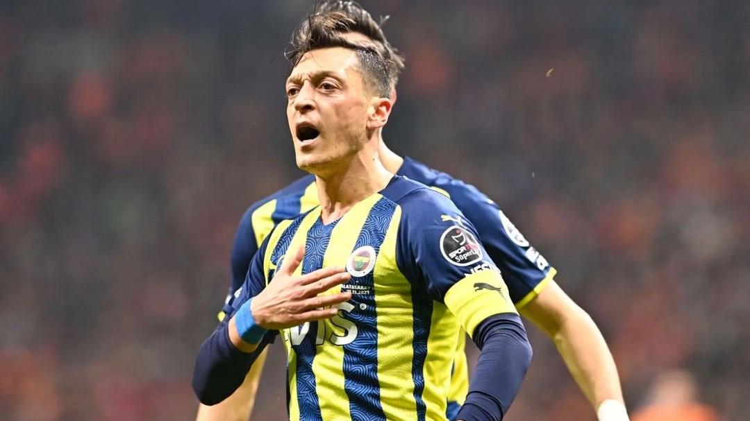 德國前國腳奧斯爾在與費倫巴治不歡而散後，獲另一支土耳其球會邀請。(Instagram圖片)