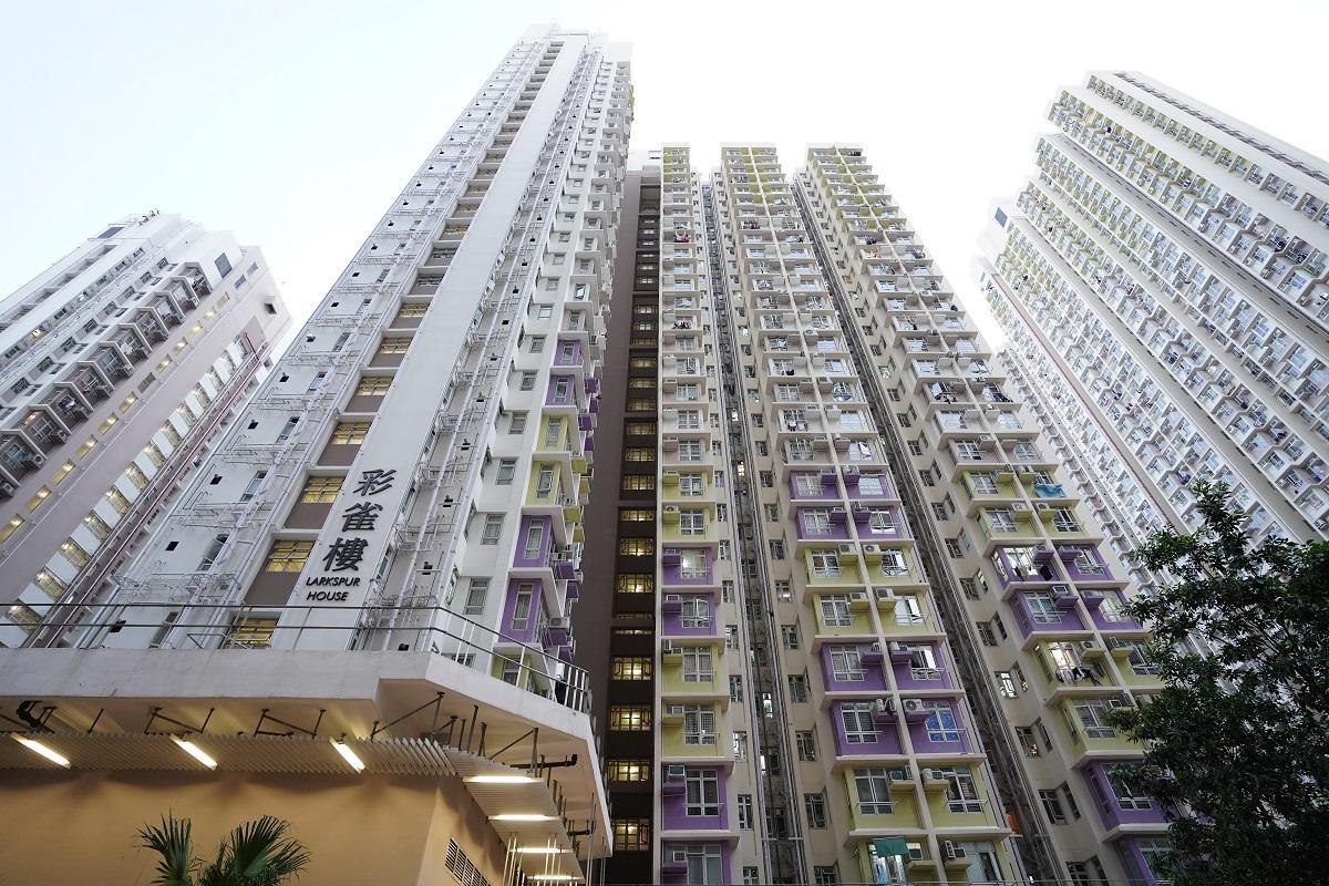 污水檢測｜維港峰蘇屋邨等多個屋苑污水呈陽性 政府派31.5萬個快測包