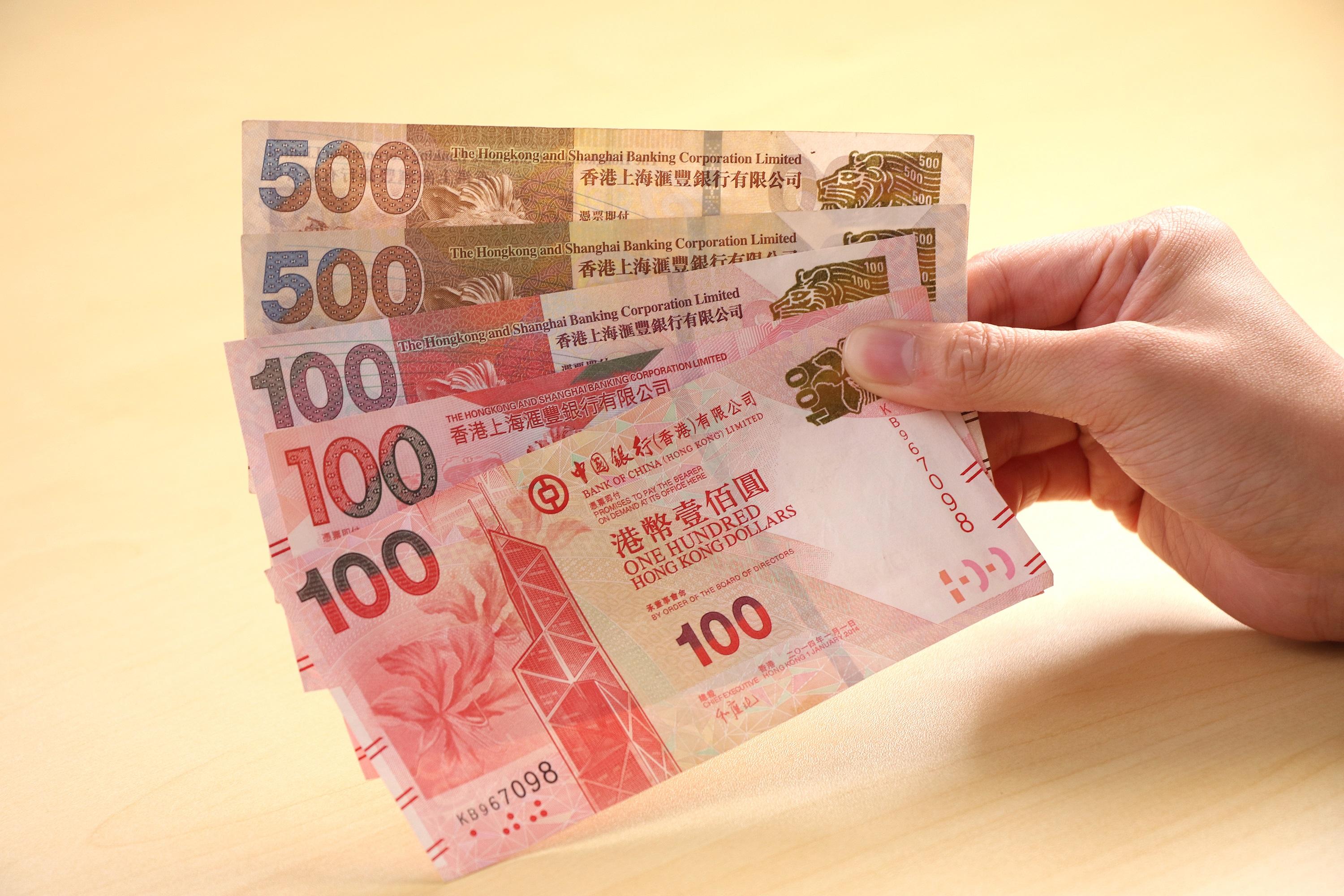 入市｜金管局再入市26億 