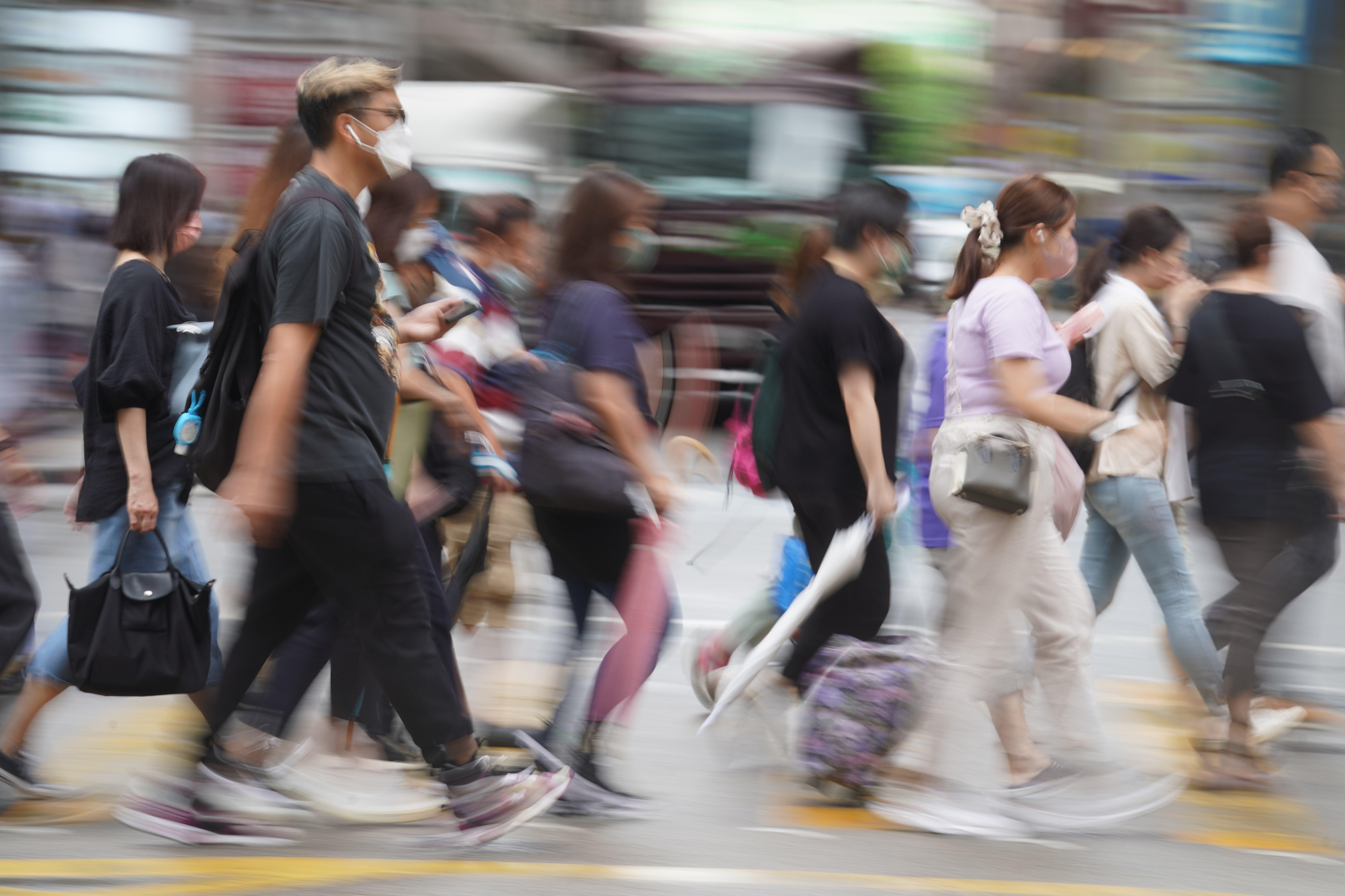 觀塘 三號風球上班人潮