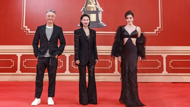 一路瞳行｜吳千語性感行地氈  惠英紅戴特效眼鏡演視障人士