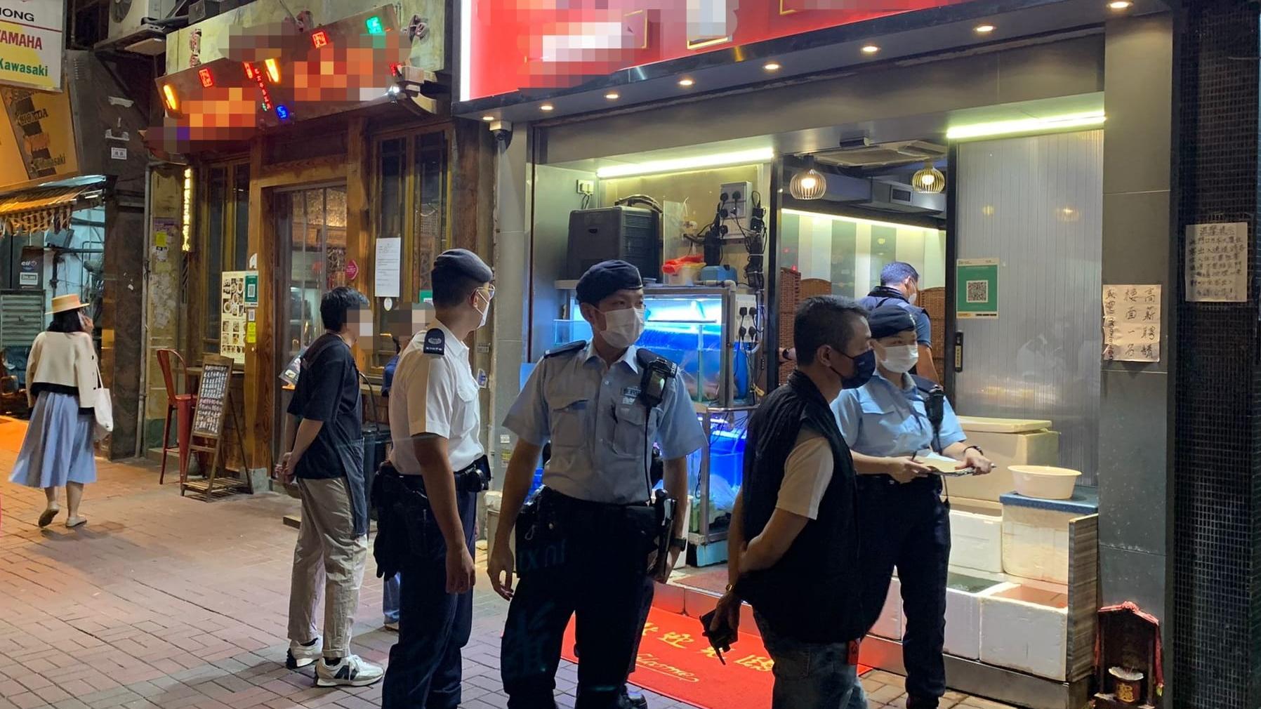 跨部門旺角反罪惡拘捕2男女，10人被票控。(警方圖片)