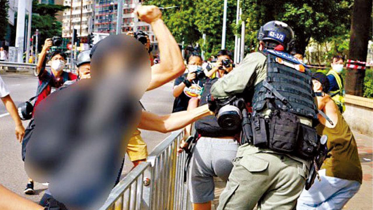 前年七一刺警案，工程師承認有意圖傷人及暴動罪。(學媒新聞提供)