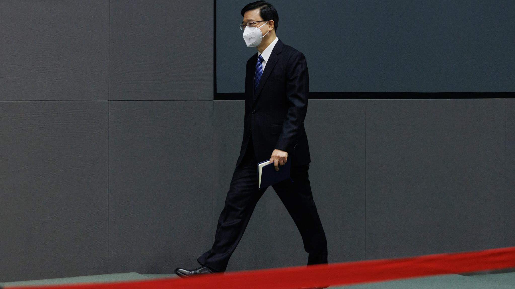 李家超指，對於涉嫌虐兒事件，政府必定追究責任。(蘇文傑攝)