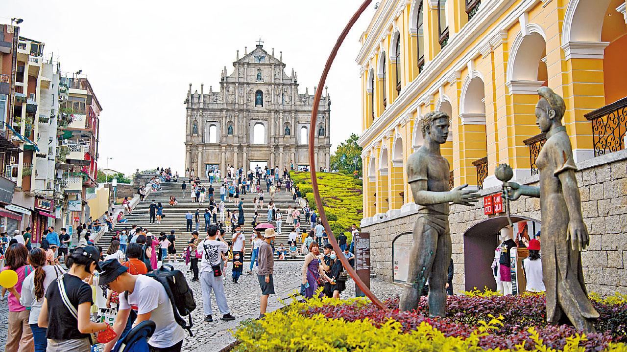 黃金周前｜東瀛遊逼疫前價 炒入境放寬 賭股齊起舞