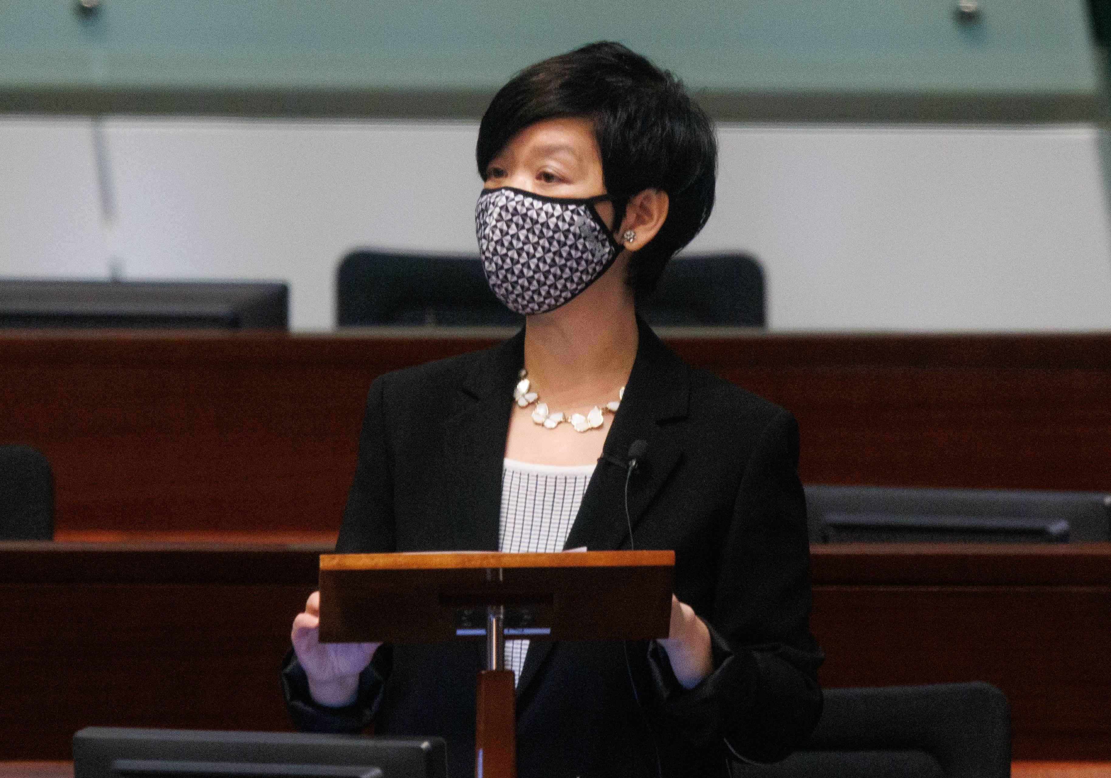 房屋局局長何永賢丈夫據報任職長實　7月剛辭職