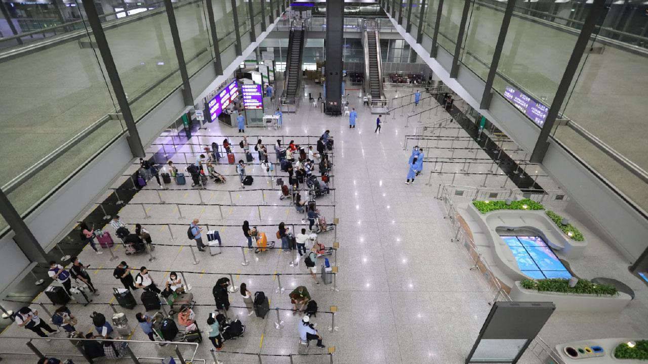 香港沒條件「0+7」 