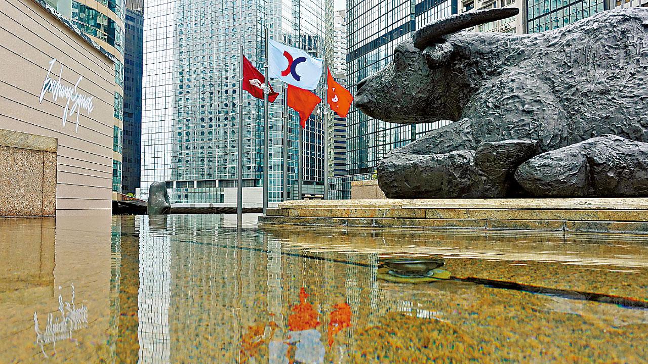 港股深淵｜跌勢廿年罕見 科企淪提款機 恒指季瀉21% 全世界最頹