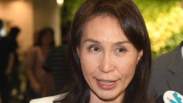 梁安琪轉讓1成澳娛綜合股權予何超鳳  作價1蚊