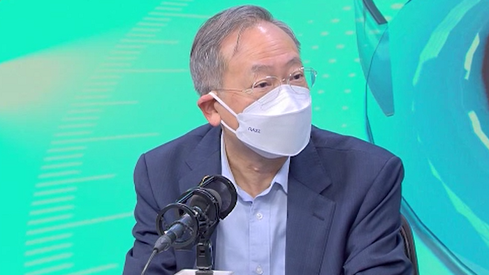 黎棟國出席港台節目訪問。(港台截圖)