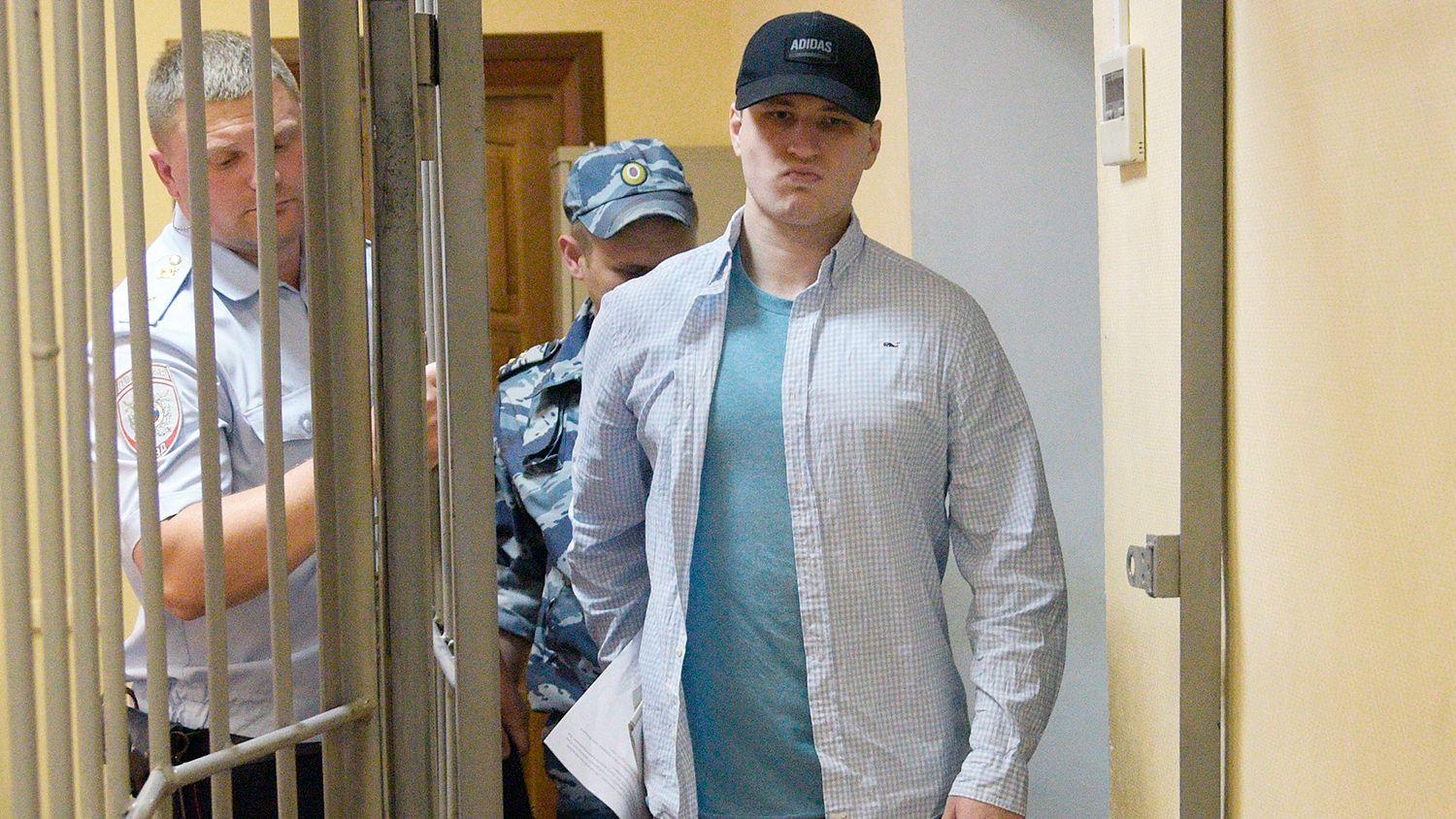 美國公民醉酒鬧事踢俄警員，被判監禁4年半。(網上圖片)