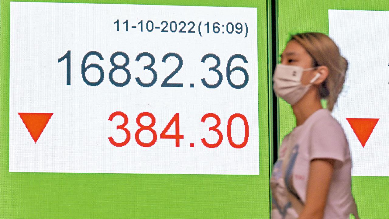 逼海嘯價｜觀望二十大 國指14年低 大行：倘重啟關口將顯著彈