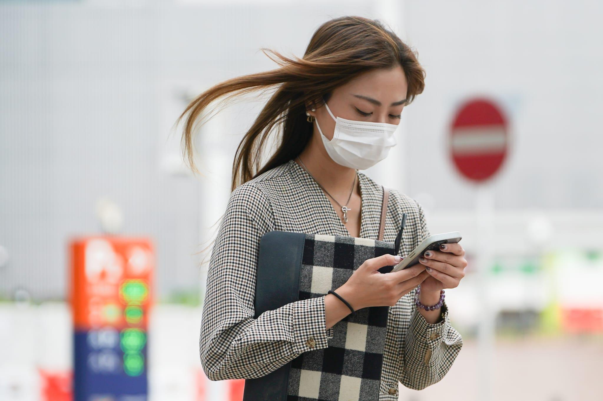 納沙逼港｜天文台：上午11時半或以前改發3號風球