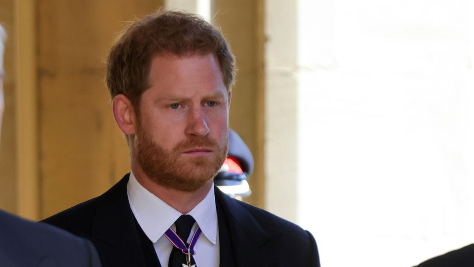 亨利跪低？回憶錄延至明年1月出版  最後關頭急改寫 怕爆料太重手