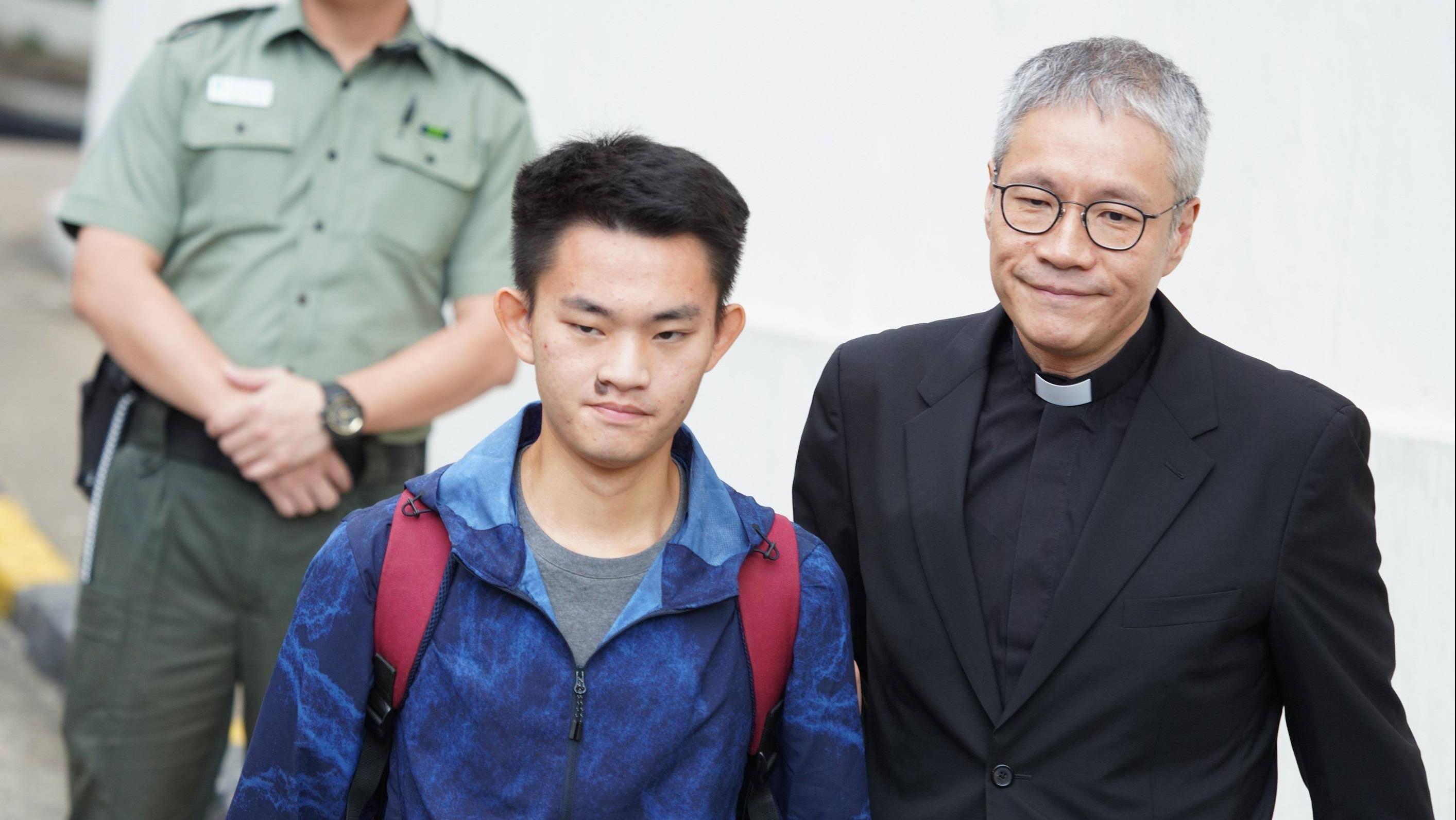 陳同佳案｜出獄三周年自首意願未變　管浩鳴：仍居深山、未打疫苗