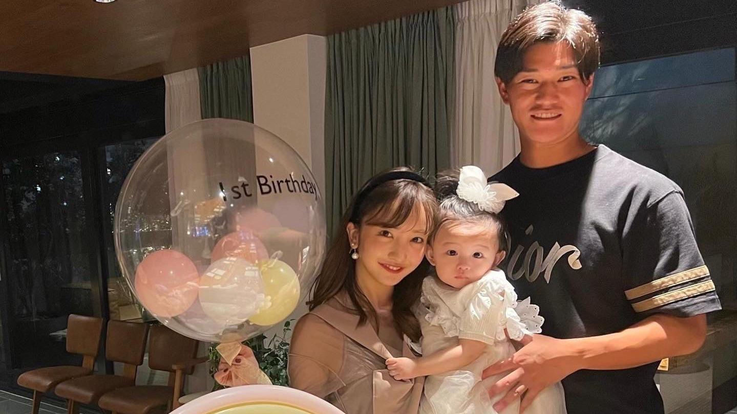 板野友美賀寶貝女1歲生日 貼一家三口合照晒幸福