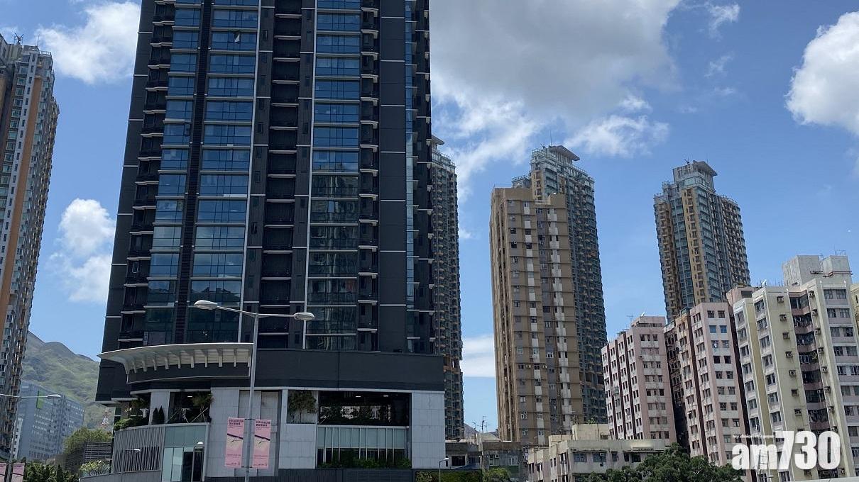 資本策略地產持有的屯門城．點基座商場，市場消息指近日以約4.5億元沽出一藍子舖位。(資料圖片)