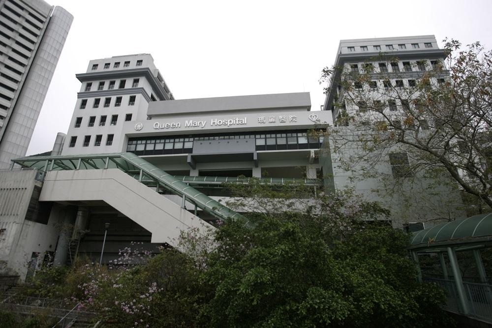 該名男警事後送往瑪麗醫院治理。(資料圖片)